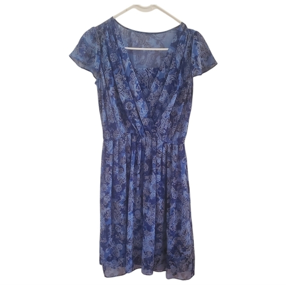 anayi Dresses & Skirts - Short sleeve blue print pleated dress